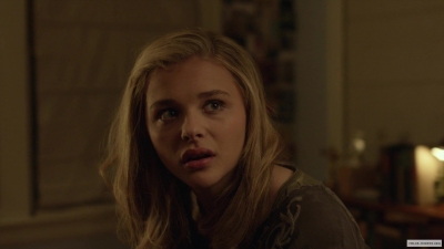 chloe-moretzorg-1050.jpg