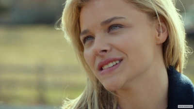 chloe-moretzorg-672.jpg