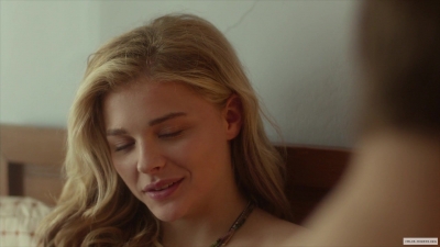 chloe-moretzorg-727.jpg
