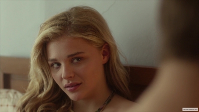 chloe-moretzorg-729.jpg