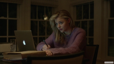 chloe-moretzorg-804.jpg