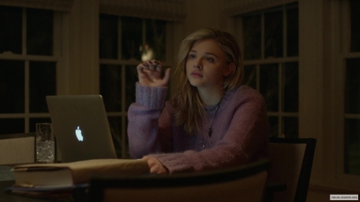 chloe-moretzorg-814.jpg