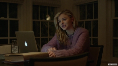 chloe-moretzorg-819.jpg