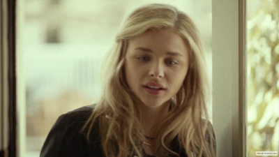 chloe-moretzorg-925.jpg