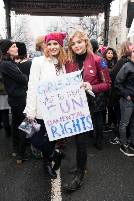 1485158097729_chloe_moretz_womens_march_on_washington_12.jpg