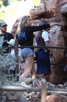Chloe-Moretz-in-Shorts-at-Disneyland--21.jpg