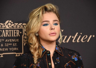 Chloe-Moretz_-Cartier-Store-Grand-Reopening--09.jpg