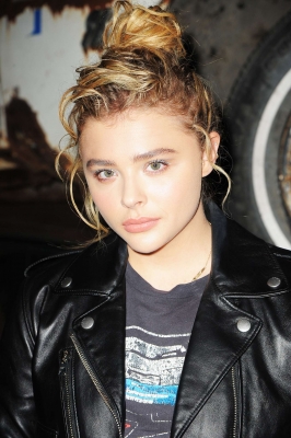 Chloe-Moretz_-Coach-1941-Womens-Spring-2017-Show-at-2016-NYFW--08.jpg