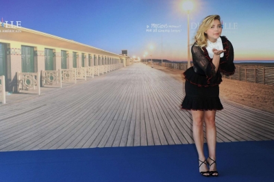 Chloe-Moretz_-Paying-Homage-Photocall-at-42th-Deauville-US-Film-Festival--14.jpg