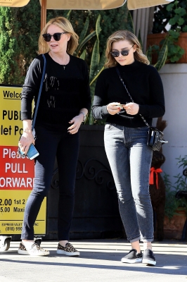 Click to view full size image
==============
Enjoys_a_lunch_with_her_family_at_Il_Pastaio_in_Beverly_Hills2C_CA_281129.jpg Enjoys_a_lunch_with_her_family_at_Il_Pastaio_in_Beverly_Hills2C_CA_281129.jpg