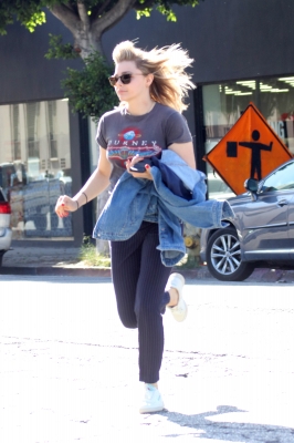 Leaving_Republic_restaurant_in_LA_281129.jpg