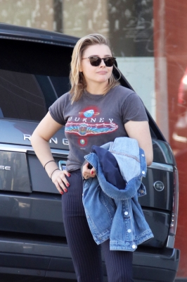 Leaving_Republic_restaurant_in_LA_281829.jpg