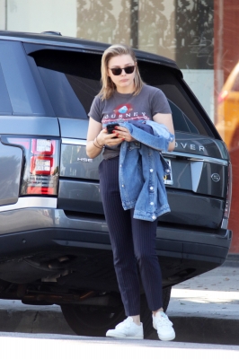 Leaving_Republic_restaurant_in_LA_28429.jpg