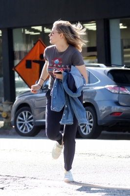 Leaving_Republic_restaurant_in_LA_28829.jpg