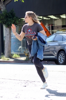 Leaving_Republic_restaurant_in_LA_28929.jpg