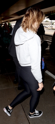 Spotted_at_LAX_Airport_in_LA_28829.jpg