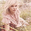 62419232_chloemoretz_pp.jpg