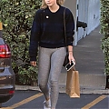 Chloe2BGrace2BMoretz2BChloe2BGrace2BMoretz2BLeaves2BtryH_ivUm0_l.jpg