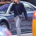 Grabs_her_salad_in_NYC_November_8_281929.jpg