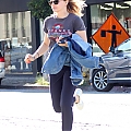 Leaving_Republic_restaurant_in_LA_281129.jpg