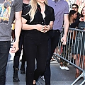 attends_Broadway_Theatre_Miss_Saigon_281229.jpg